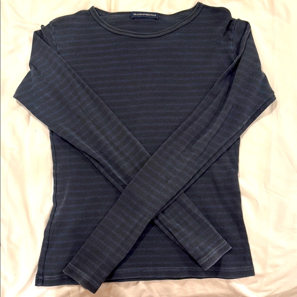 Brandy Melville Black Fitted Ribbed Long Sleeve Tee. very stretchy